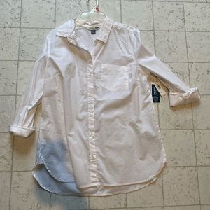 Old Navy Women’s White Button down short. NEW WITH TAGS. Size Large